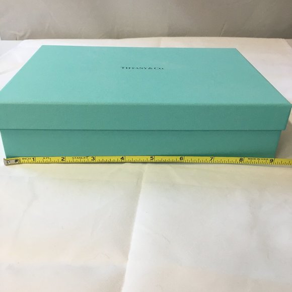 Tiffany Empty Box Wide and Flat 9x6.5x2.25 inches - Picture 6 of 7